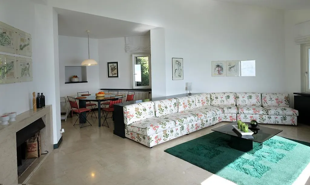 Villa Coccodrilla Toscolano Maderno 0*,  Italy